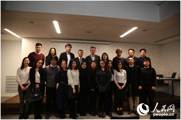 �з�����У(li��n)���e�k��һ��һ·������I(l��ng)��(d��o)����ϵ����ӑ��