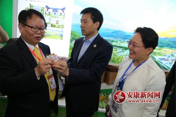 ��ί��ӛ�솢�����_�̽�B�h�ħ��a(ch��n)Ʒ  ����  �z_meitu_21.jpg