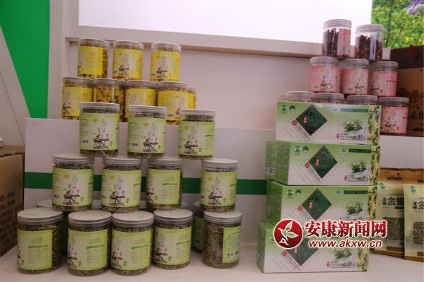 �hꎸ���ʳƷ&ldquo;����&rdquo;������ɞ鱊���ο͓�ُ��&ldquo;���c&rdquo;       ���� �z_meitu_17.jpg