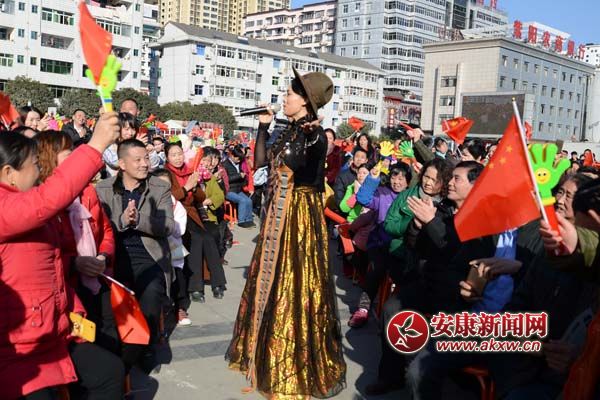 Ů��������ֻ�С����Ʋ� �zӰ��.jpg