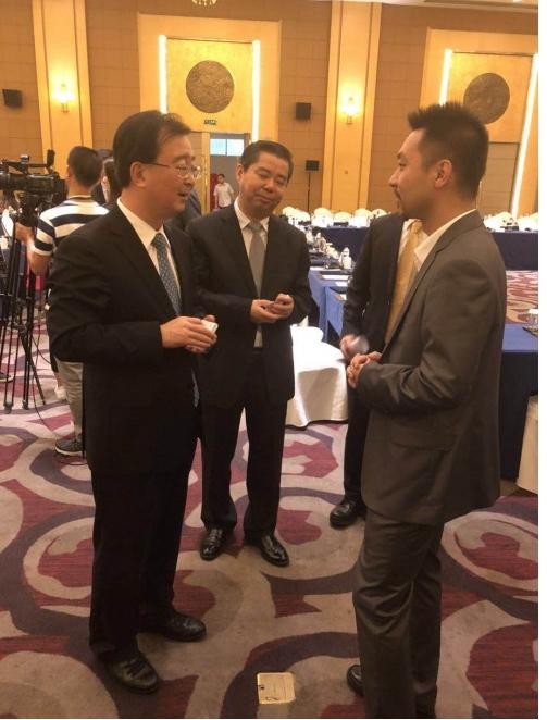 PingPong�c�����_(d��)�ɑ�(zh��n)�Ժ�������ͬ����羳���{(l��n)�D