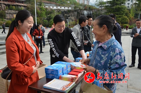 ���޿h˾���ִ����_չ&ldquo;�ߺڳ���&rdquo;���� �I(y��ng)��ȫ���c���Շ�11.jpg