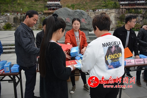 ���޿h˾���ִ����_չ&ldquo;�ߺڳ���&rdquo;���� �I(y��ng)��ȫ���c���Շ�22.JPG