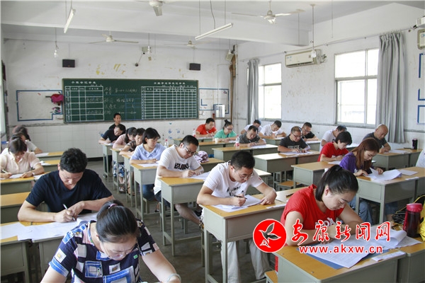 石泉中學(xué):特殊的開學(xué)第一考 (1).JPG