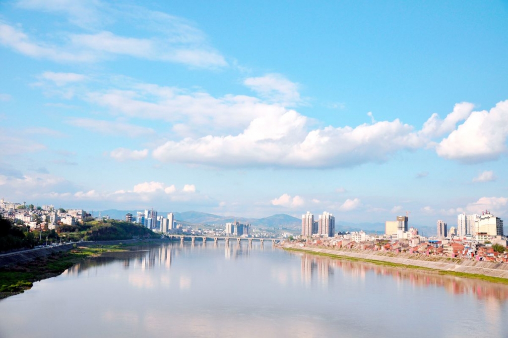 �����µĝh��