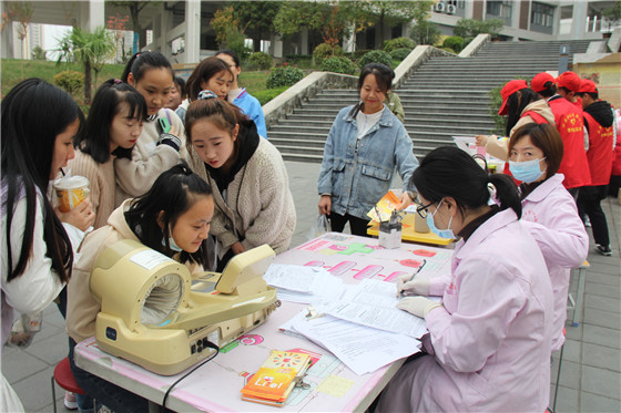 獻血人數(shù)連續(xù)五年創(chuàng)新高——安康職業(yè)技術(shù)學(xué)院師生用行動彰顯大愛