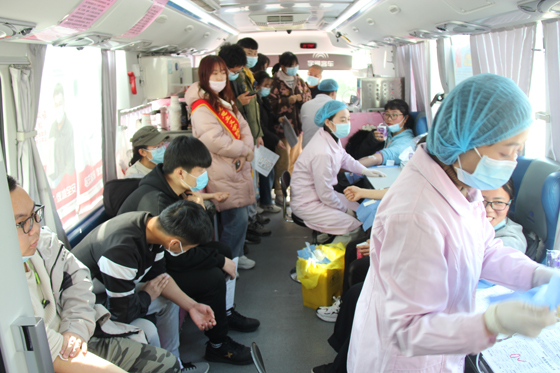 飛揚熱血青春 匯集愛心洪流——安康學院積極開展冬季獻血活動