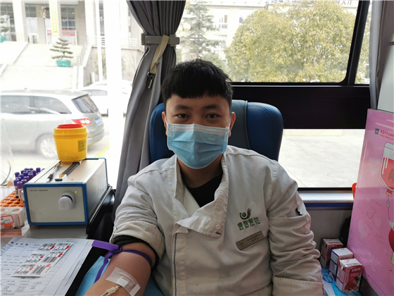 人民警察一心為民，捋袖捐血鐵血柔情——安康市公安局積極開展冬季獻血活動