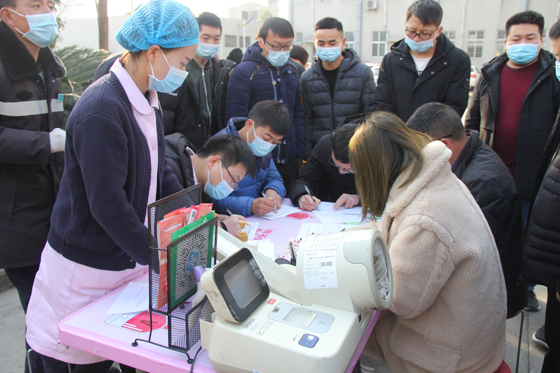 血液是生命的禮物——中國聯(lián)通安康市分公司、安康大數(shù)據(jù)運營有限公司聯(lián)合開展冬季應急獻血活動