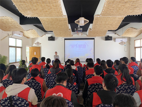 緬懷沈氏三賢 弘揚(yáng)勤廉家風(fēng)|安康市中心血站聯(lián)合安康學(xué)院團(tuán)委開展愛(ài)國(guó)主義教育活動(dòng)